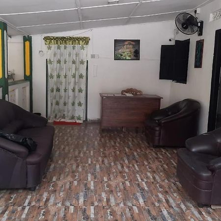 Kanthi Guest Inn Trincomalee Exterior foto