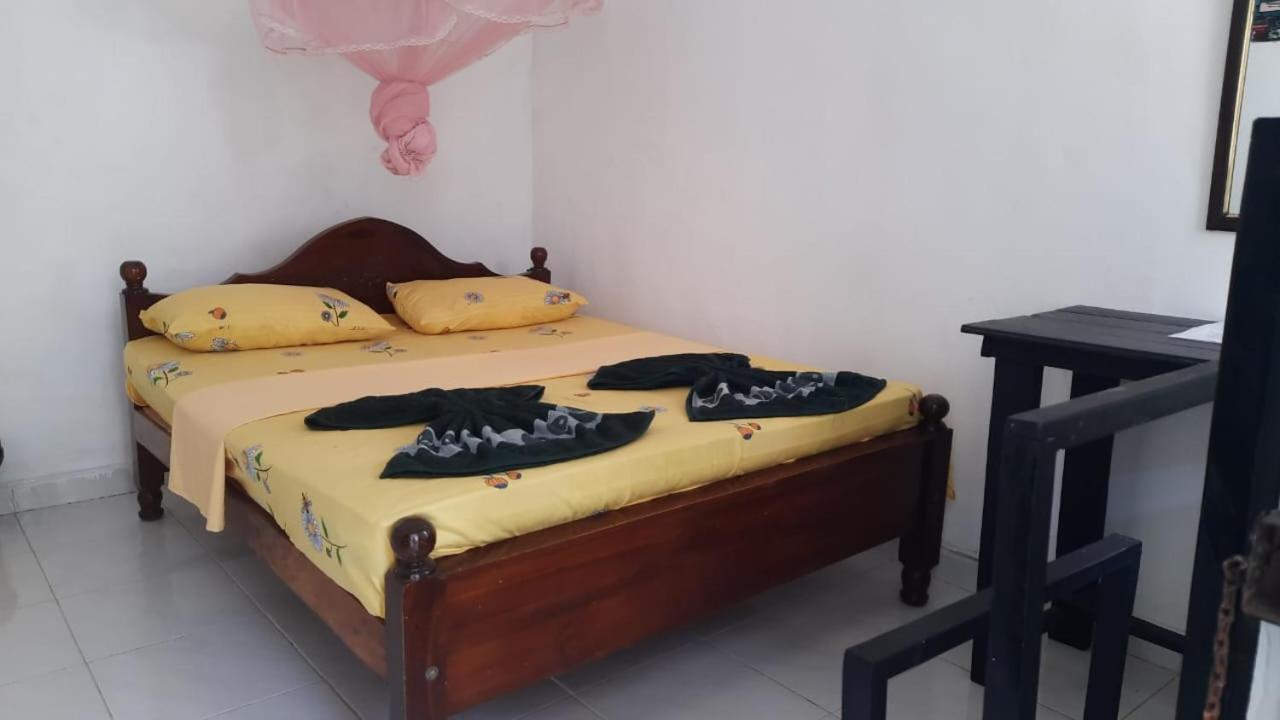 Kanthi Guest Inn Trincomalee Exterior foto