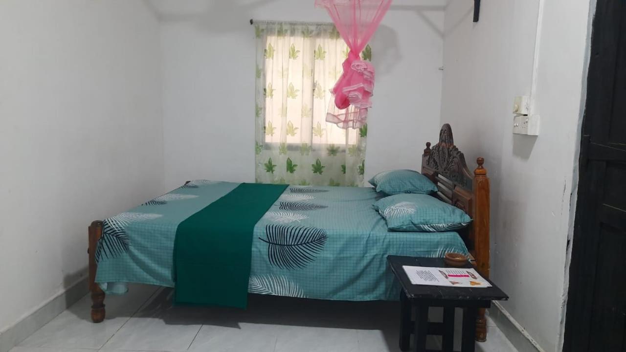 Kanthi Guest Inn Trincomalee Exterior foto